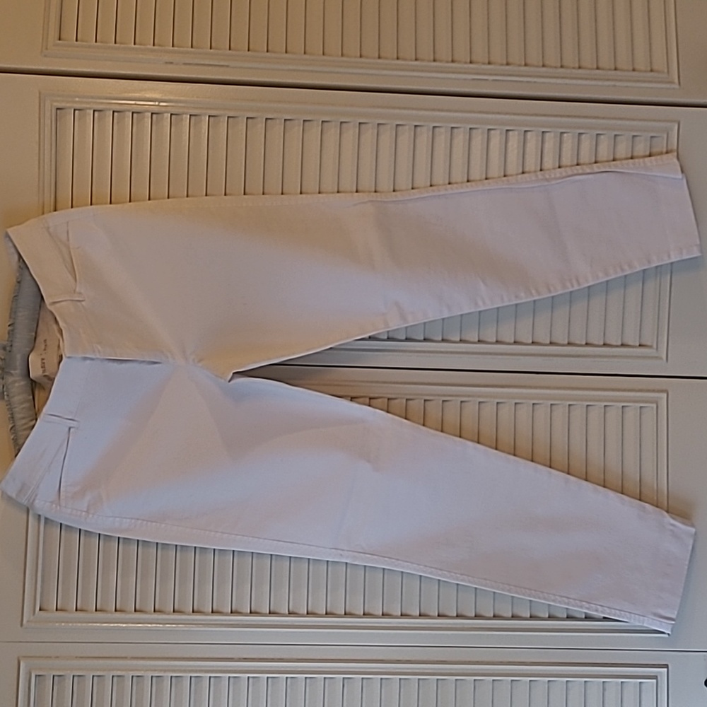 Old Navy White Pixie Cropped Ankle Pants